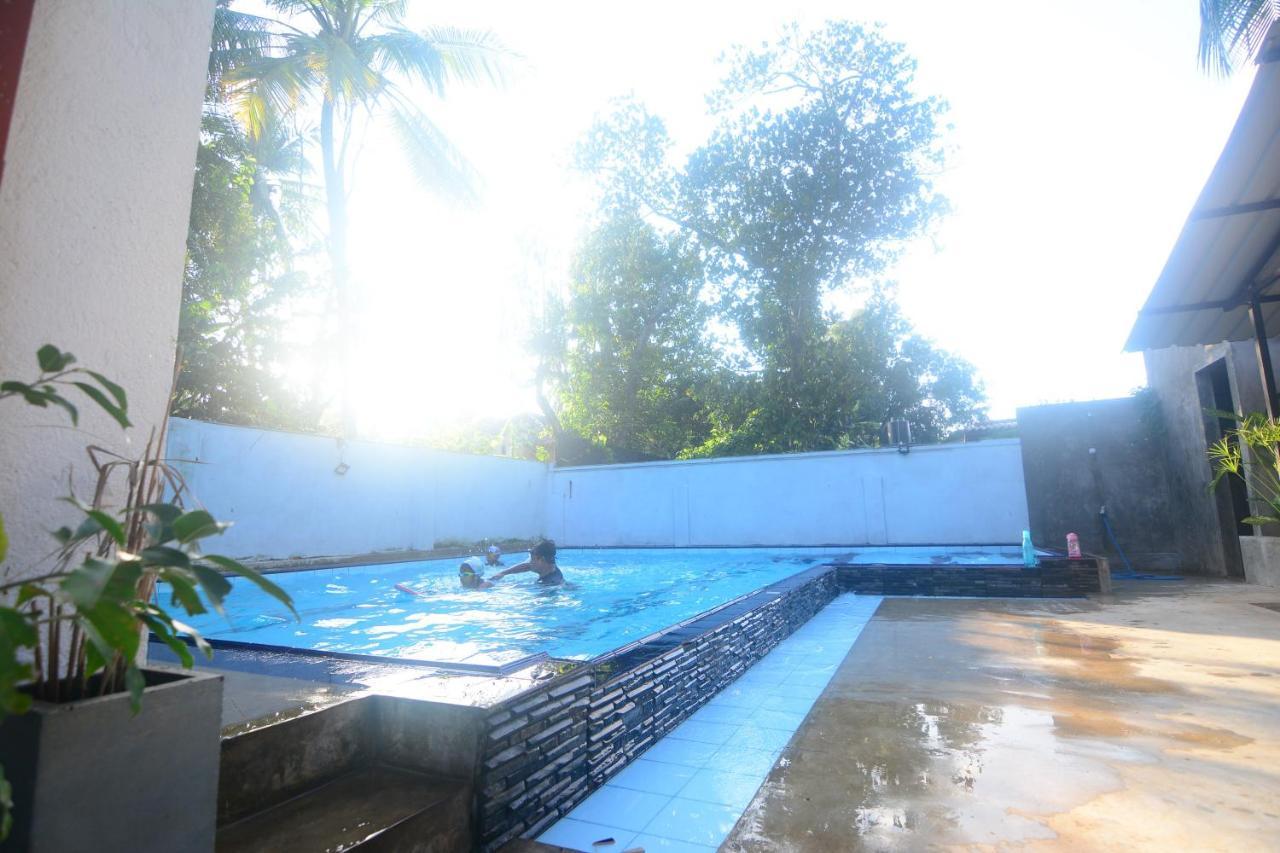 Kutumbaya Apartment Anuradhapura Ngoại thất bức ảnh