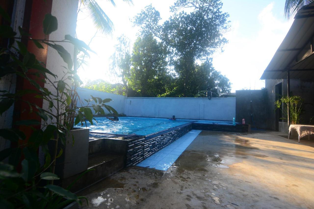 Kutumbaya Apartment Anuradhapura Ngoại thất bức ảnh