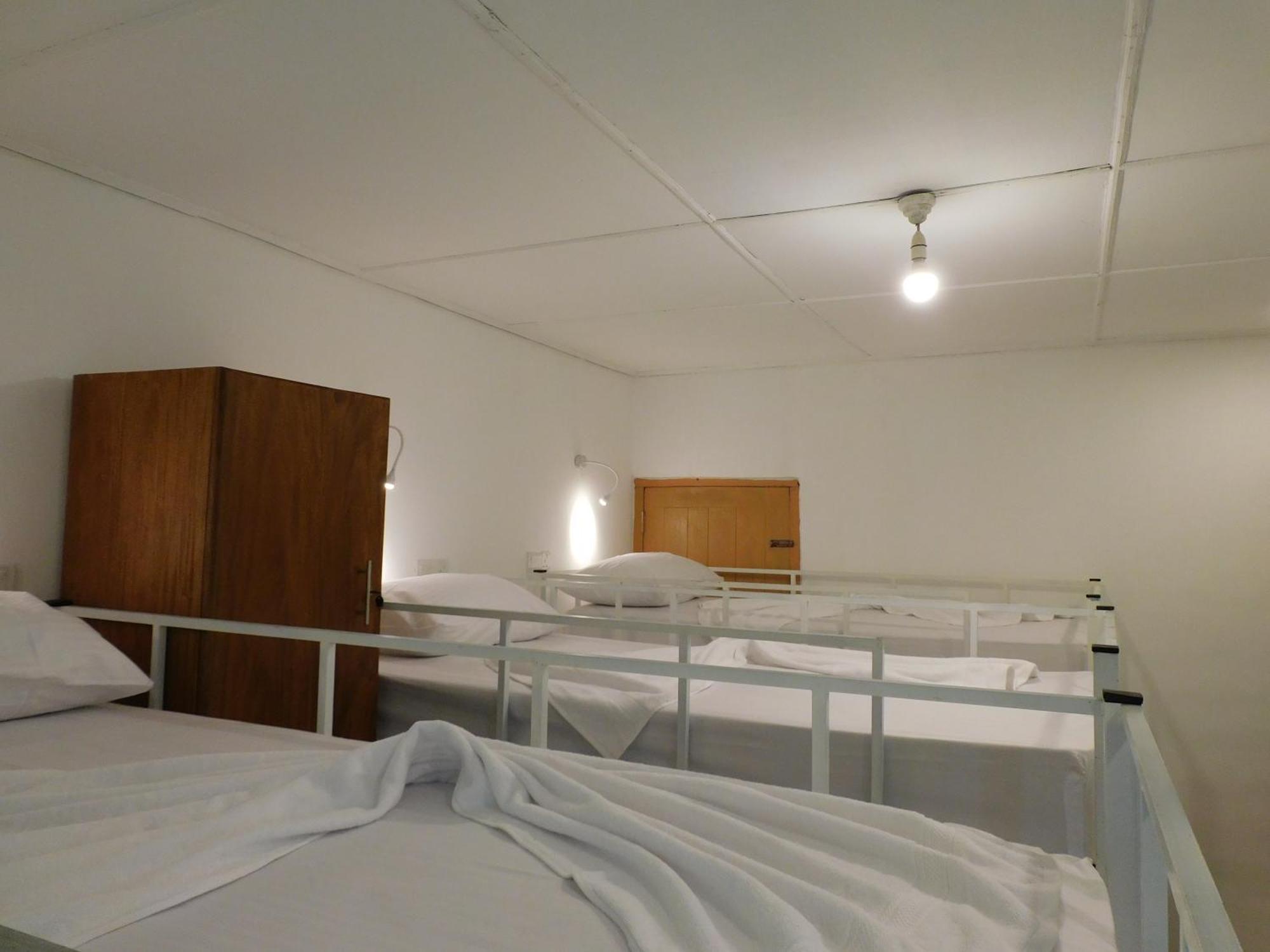 Kutumbaya Apartment Anuradhapura Ngoại thất bức ảnh