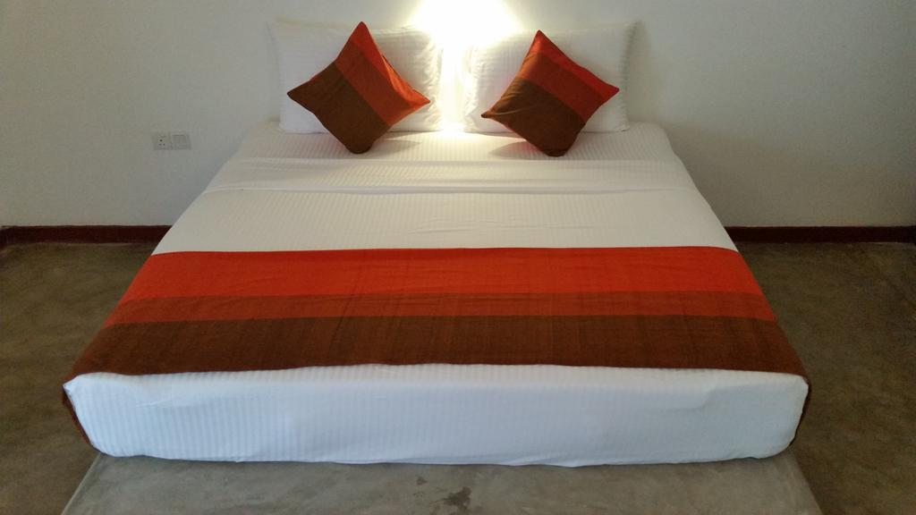 Kutumbaya Apartment Anuradhapura Ngoại thất bức ảnh