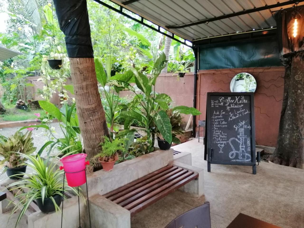 Kutumbaya Apartment Anuradhapura Ngoại thất bức ảnh
