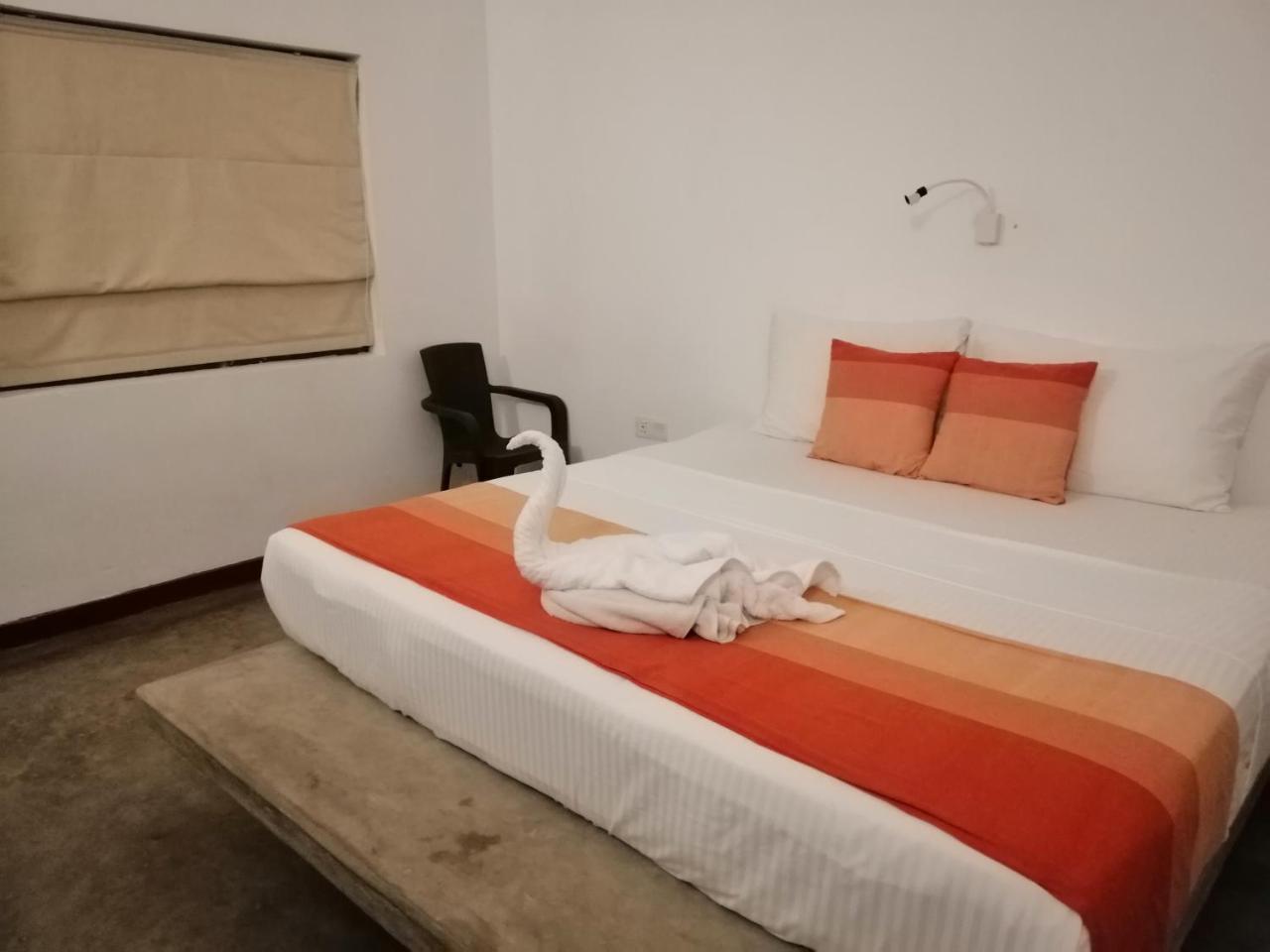 Kutumbaya Apartment Anuradhapura Ngoại thất bức ảnh