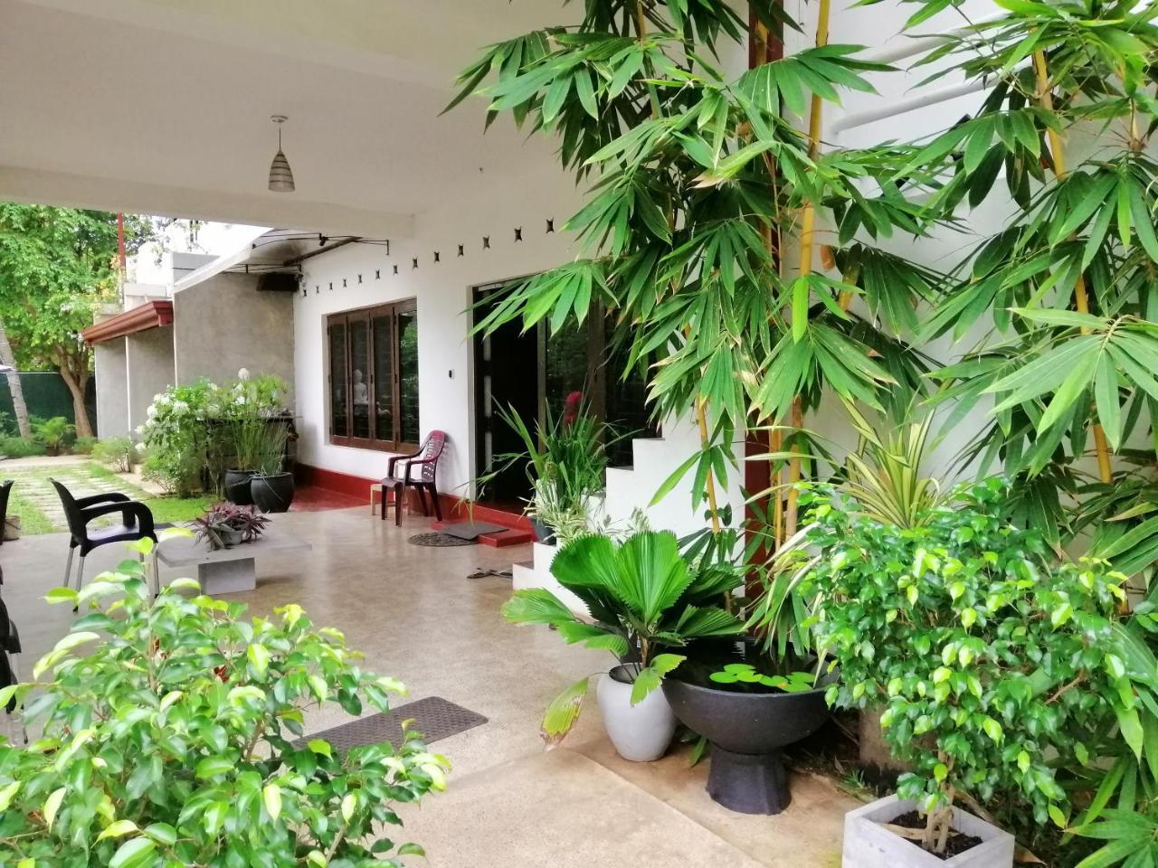 Kutumbaya Apartment Anuradhapura Ngoại thất bức ảnh