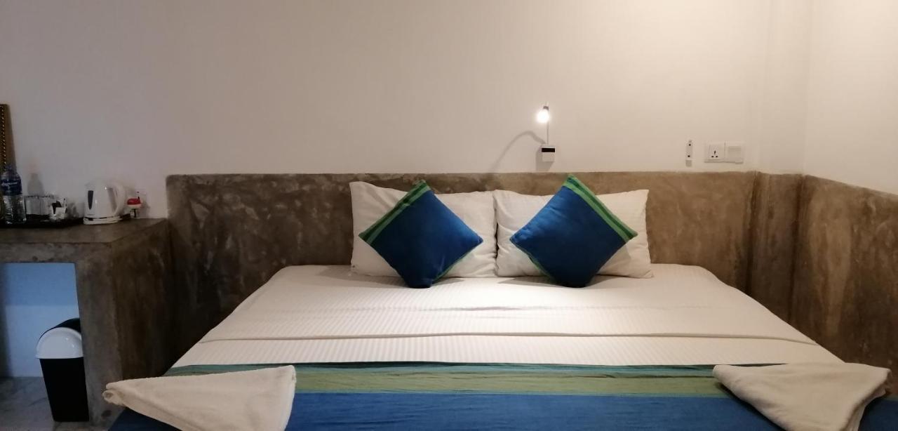 Kutumbaya Apartment Anuradhapura Ngoại thất bức ảnh